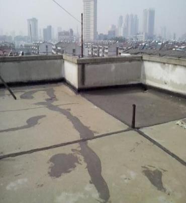 绥化漏水维修 楼顶漏水是什么原因，楼顶漏水维修方法是什么?